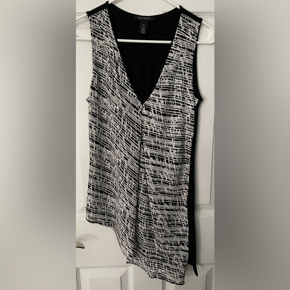 White House Black Market Graphic Sleeveless Tunic